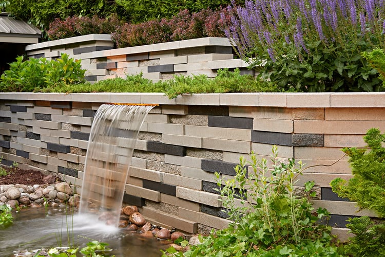 Graphix retaining wall with water fountain