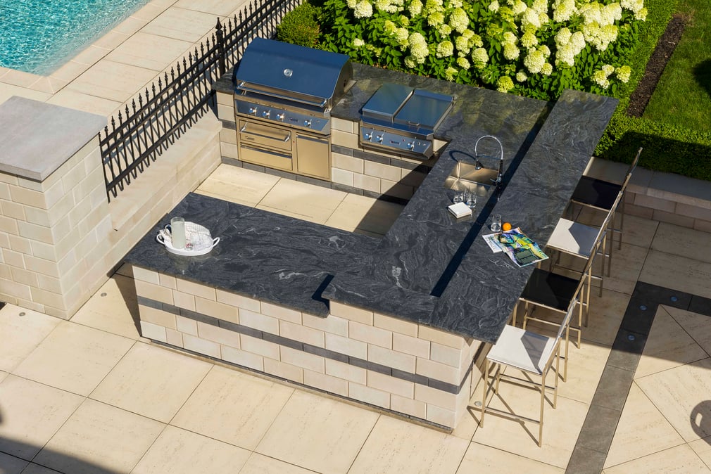 10 Outdoor Kitchen Countertop Ideas and Installation Tips