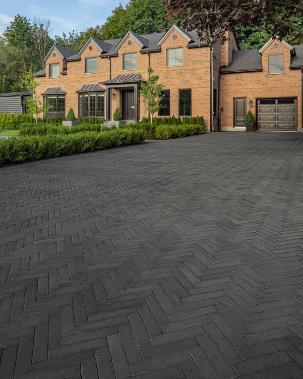 Driveway design featuring Techo-Bloc's Westmount paver in Onyx Black