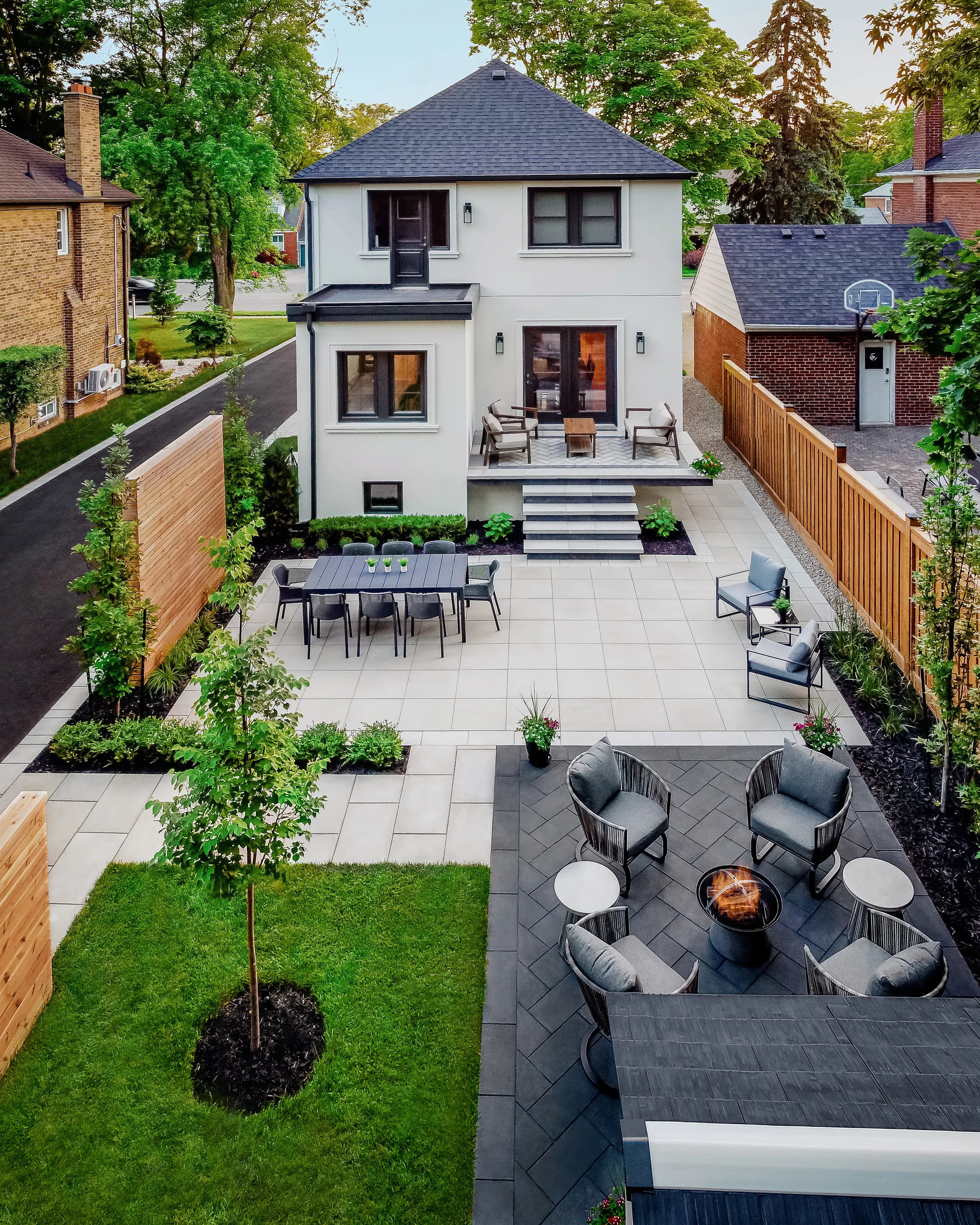 Backyard with privacy walls featuring Para slabs