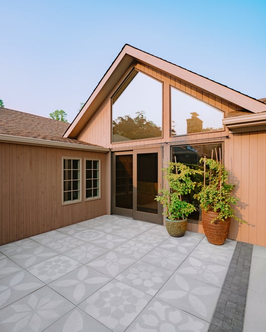 Small backyard patio design
