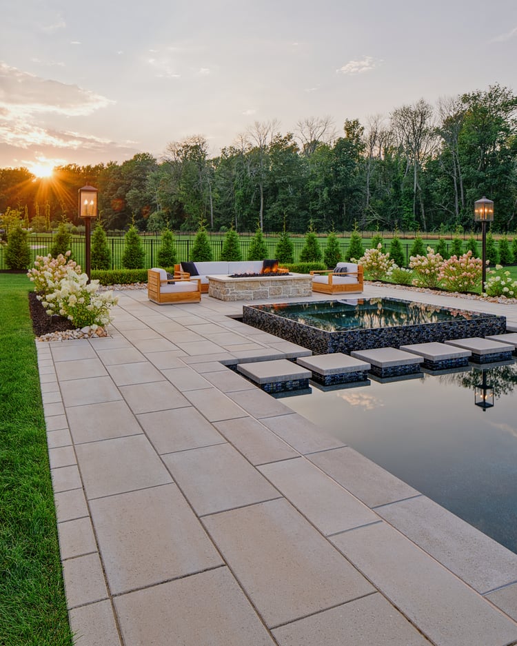 Techo-Bloc's patio slab around a swimming pool
