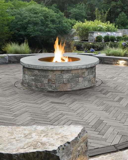 Backyard fire pit design