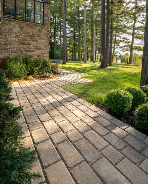 Backyard walkway pavers