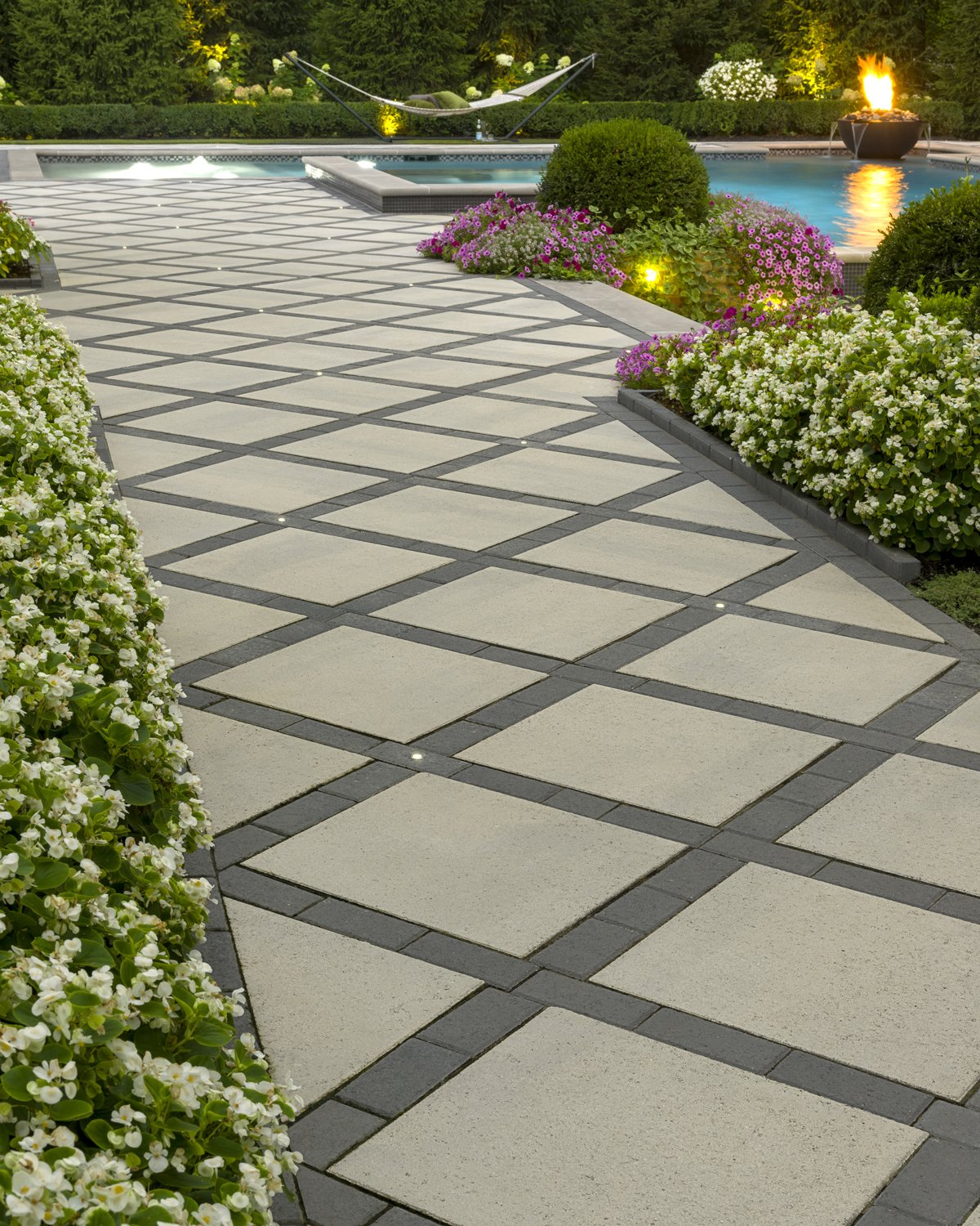 9 Beautiful Walkway Designs To Adopt Techo Bloc   4 2019 US042 0280 F 