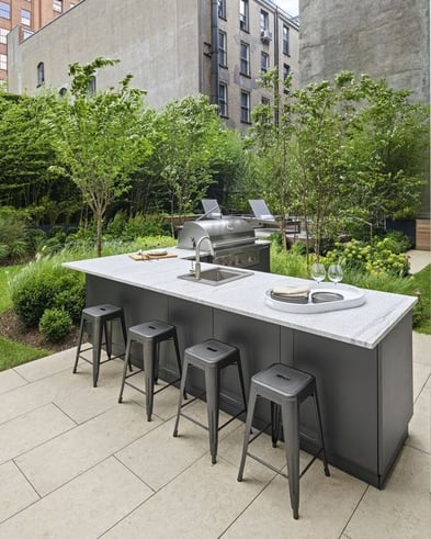 Outdoor Kitchen for urban condo building by Techo-Bloc