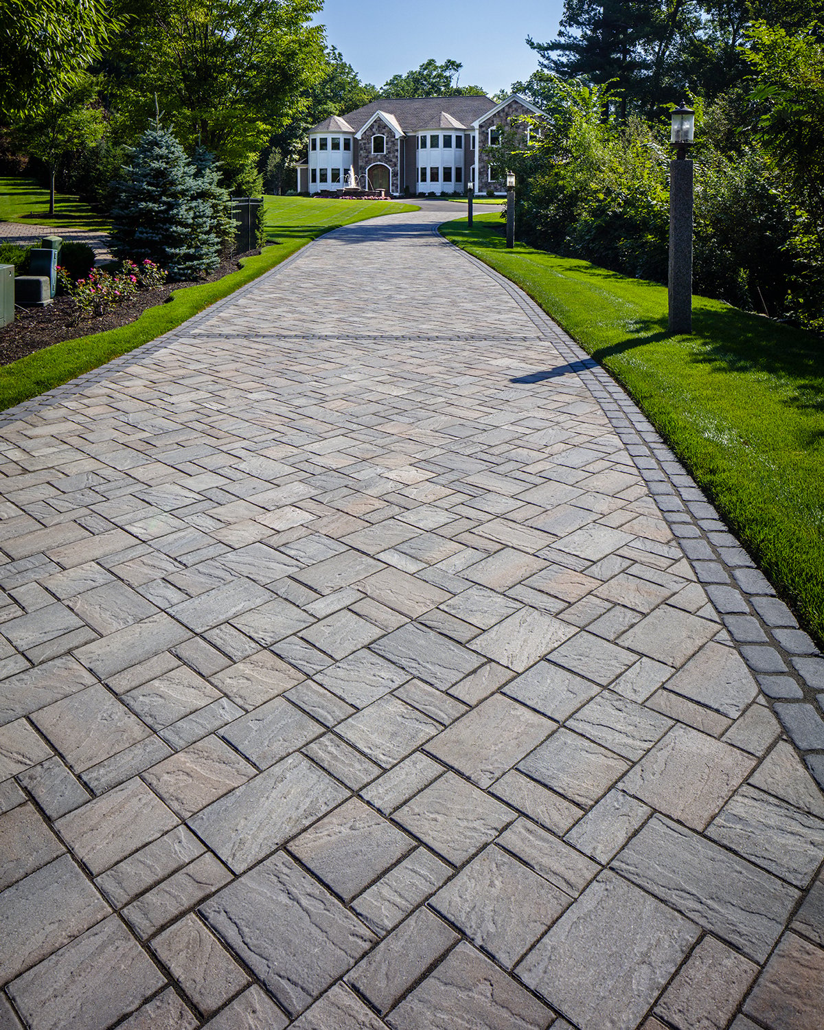 8 Stunning Options for Driveway Pavers